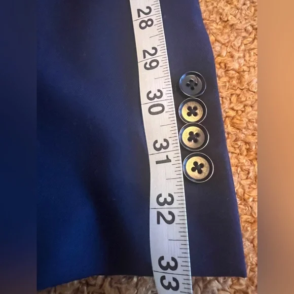 Navy Double-Breasted Men's suit 36S to 38S includes pocket square and shirt - Picture 9 of 16